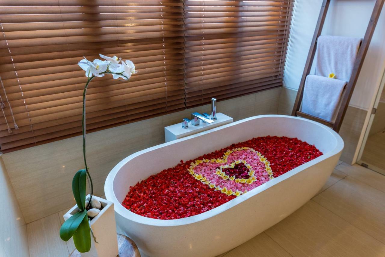 Villa Rusa Biru - Modern Villa With Private Pool And Cook In The Heart Of Berawa Canggu Zewnętrze zdjęcie